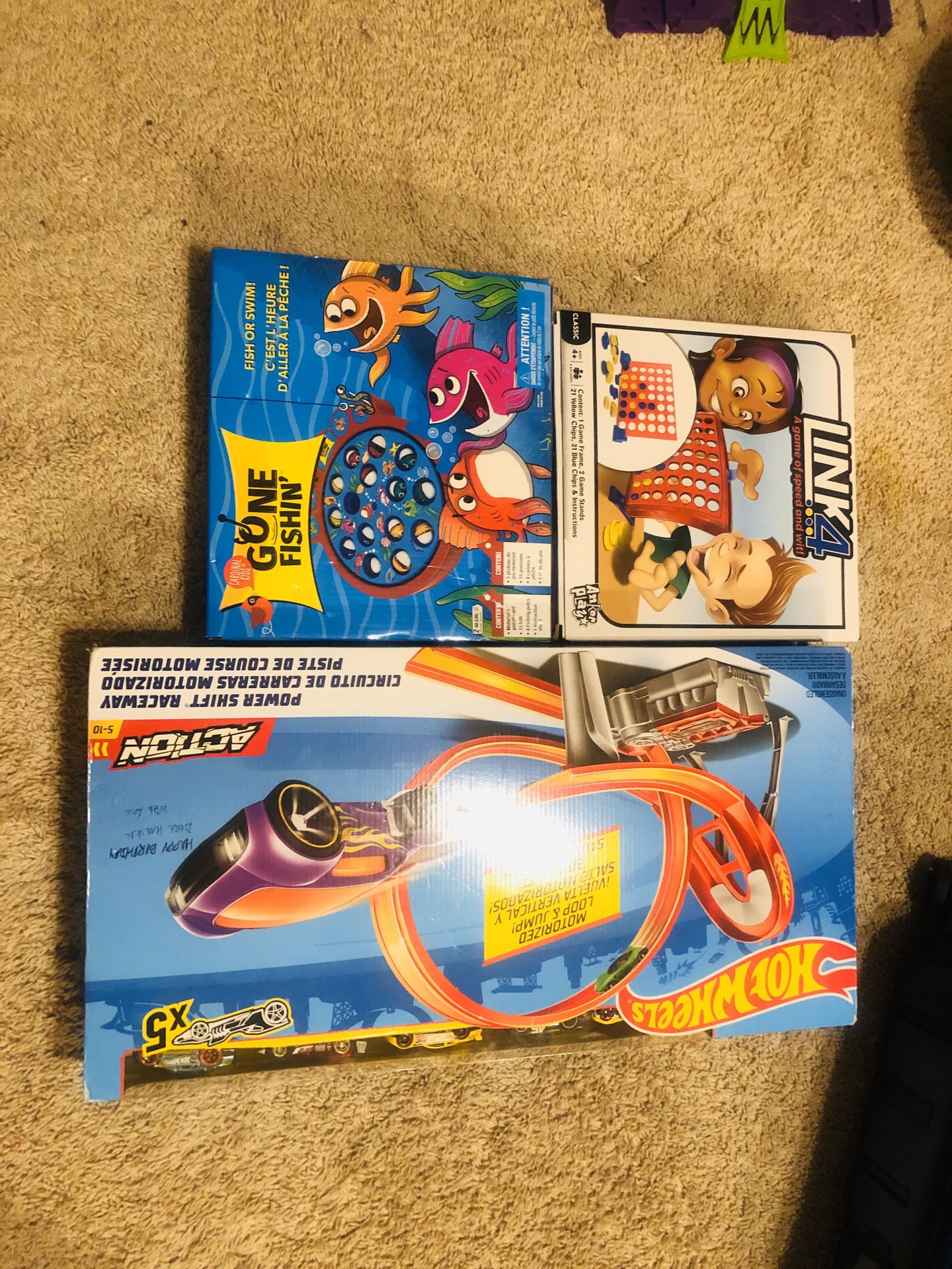 Hot Wheels PowerShift Raceway Track & 5-Race Vehicles Set15$,gold fishing 3$,anker play3.all 3 in20$