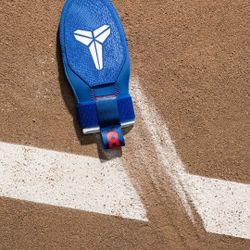 Brand New Nike x Kobe Bryant UNDEFEATED LA Dodgers Baseball Diamond Sliding Mitt  