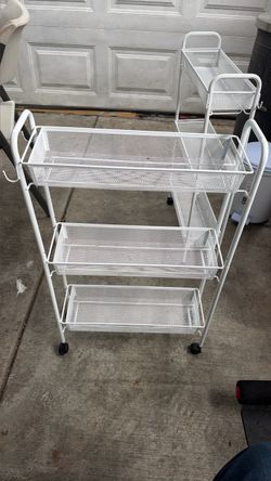 Mueble de llantas para cosas pequeñas