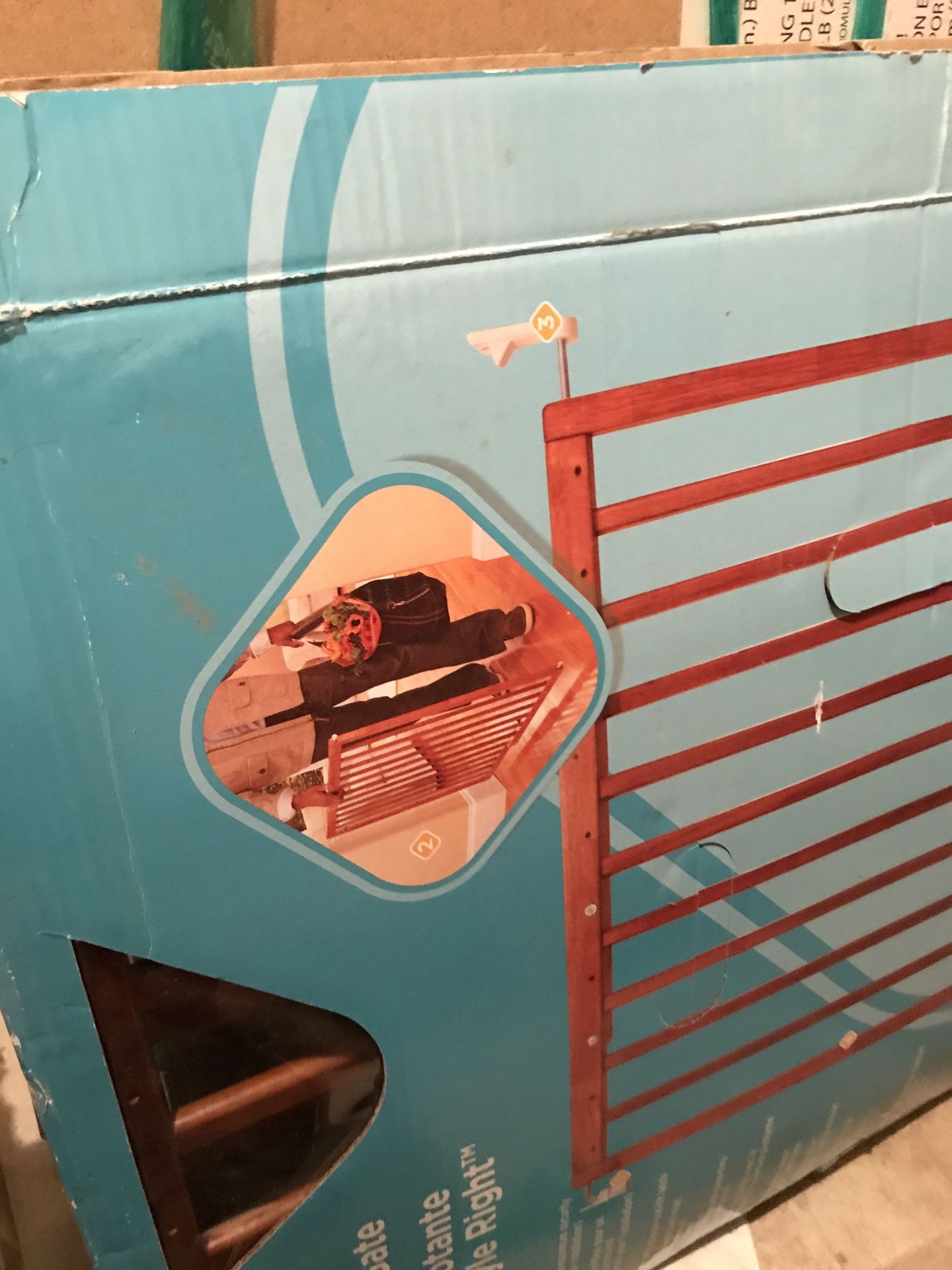 All baby ítems, crib etc