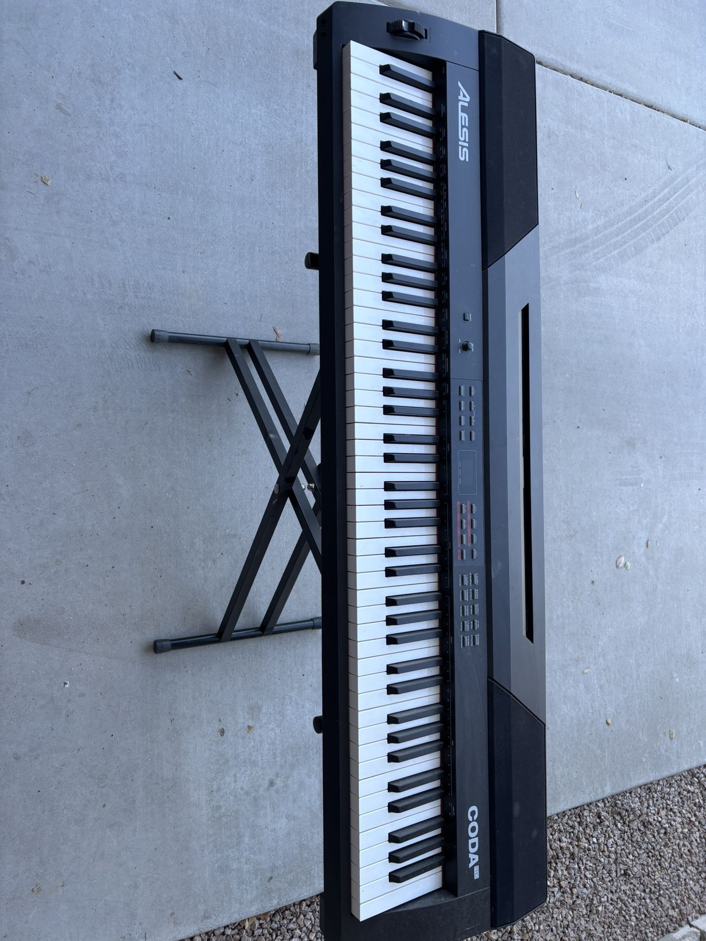 Alesia Coda Pro Keyboard With Stand