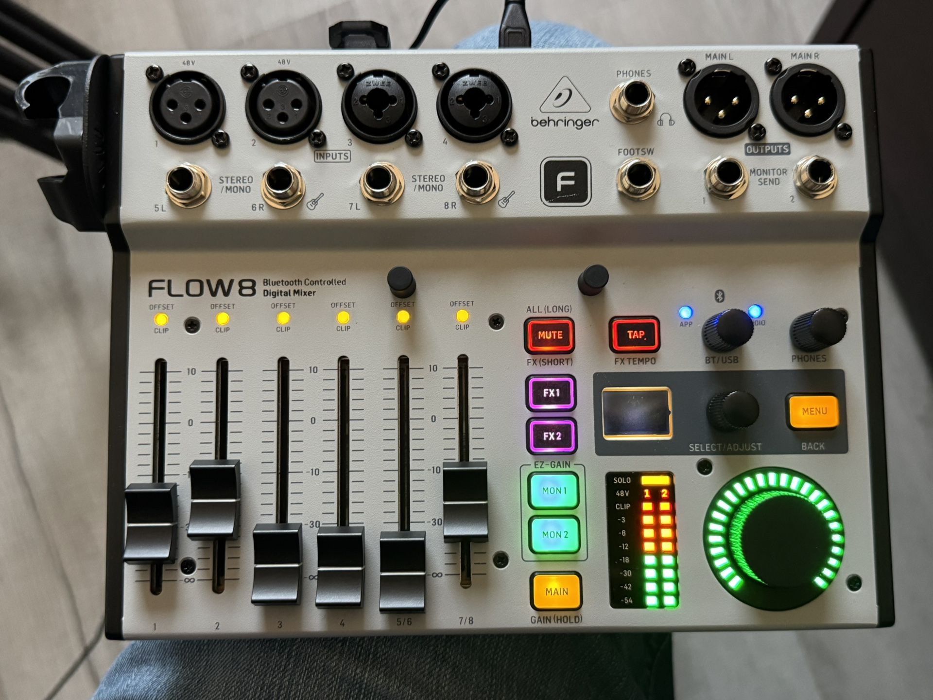 Behringer flow 8 Digital Mixer Interface