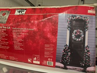 4 peice holiday decor set