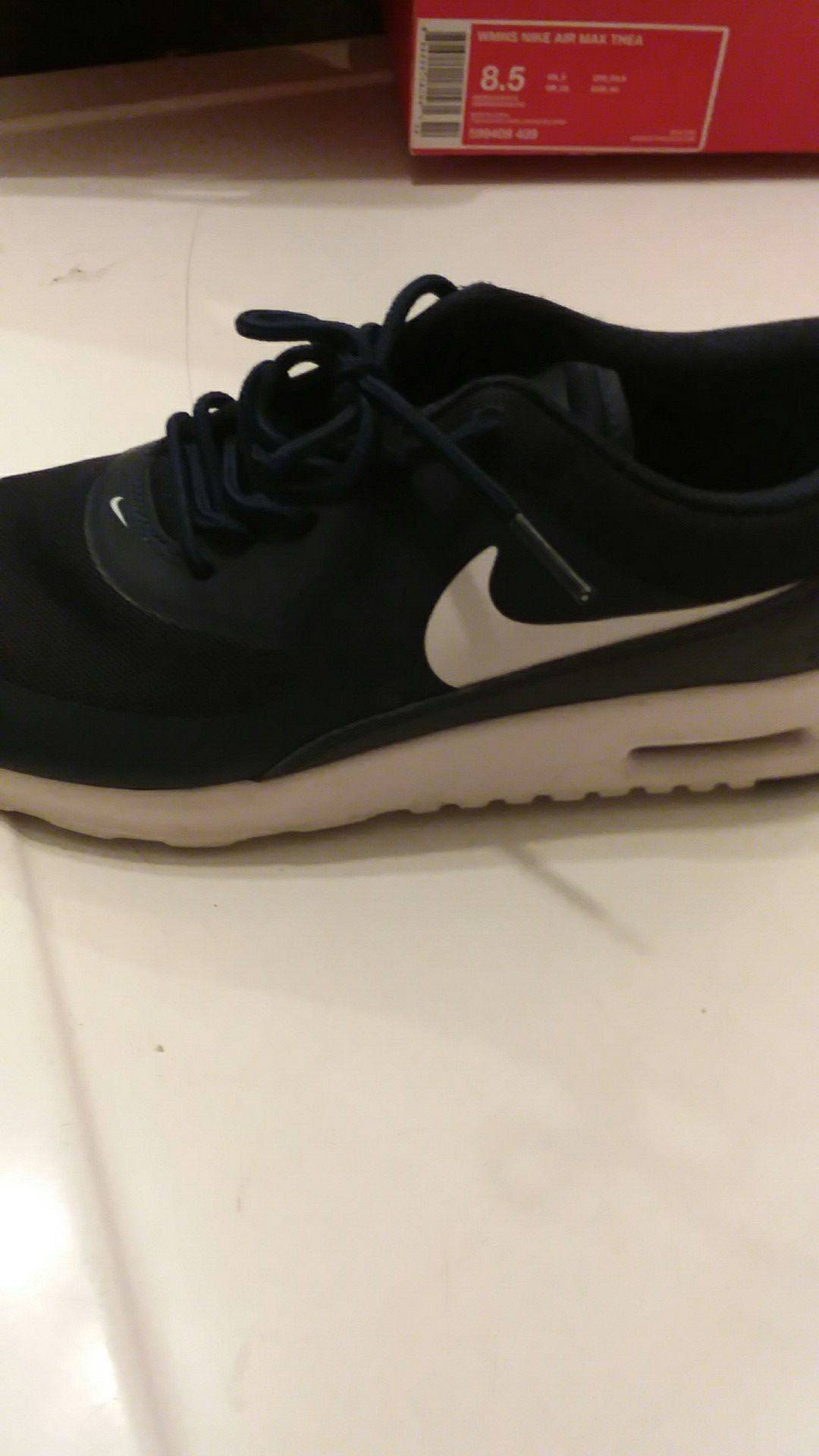 Woman's Nike air max thea