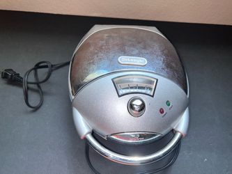 DeLonghi Waffle Maker
