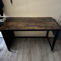 Sturdy Rolling Desk