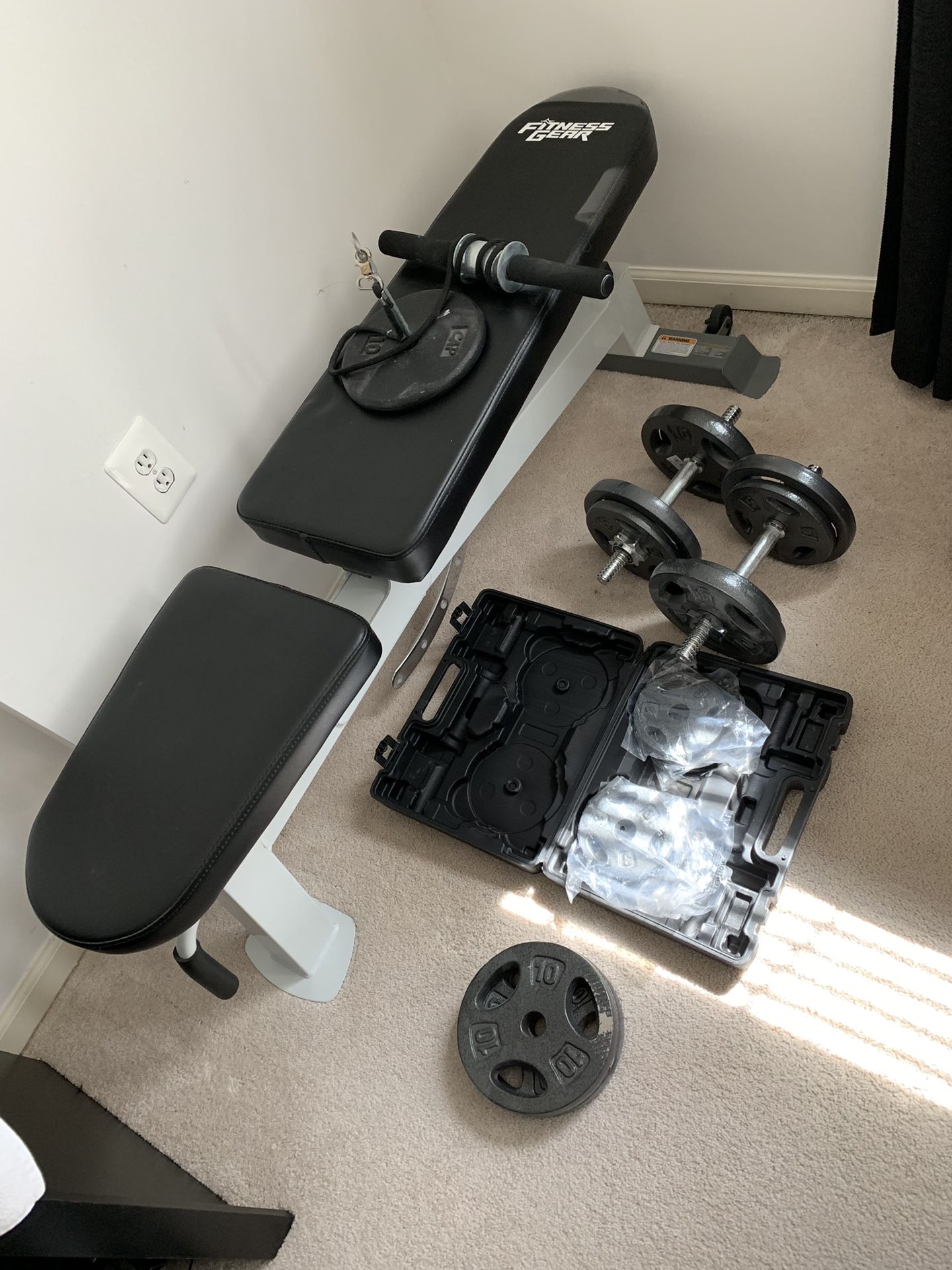 Workout bench and 2 dumbell free weights