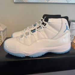 Legend Blue Jordan 11 Size 9.5 