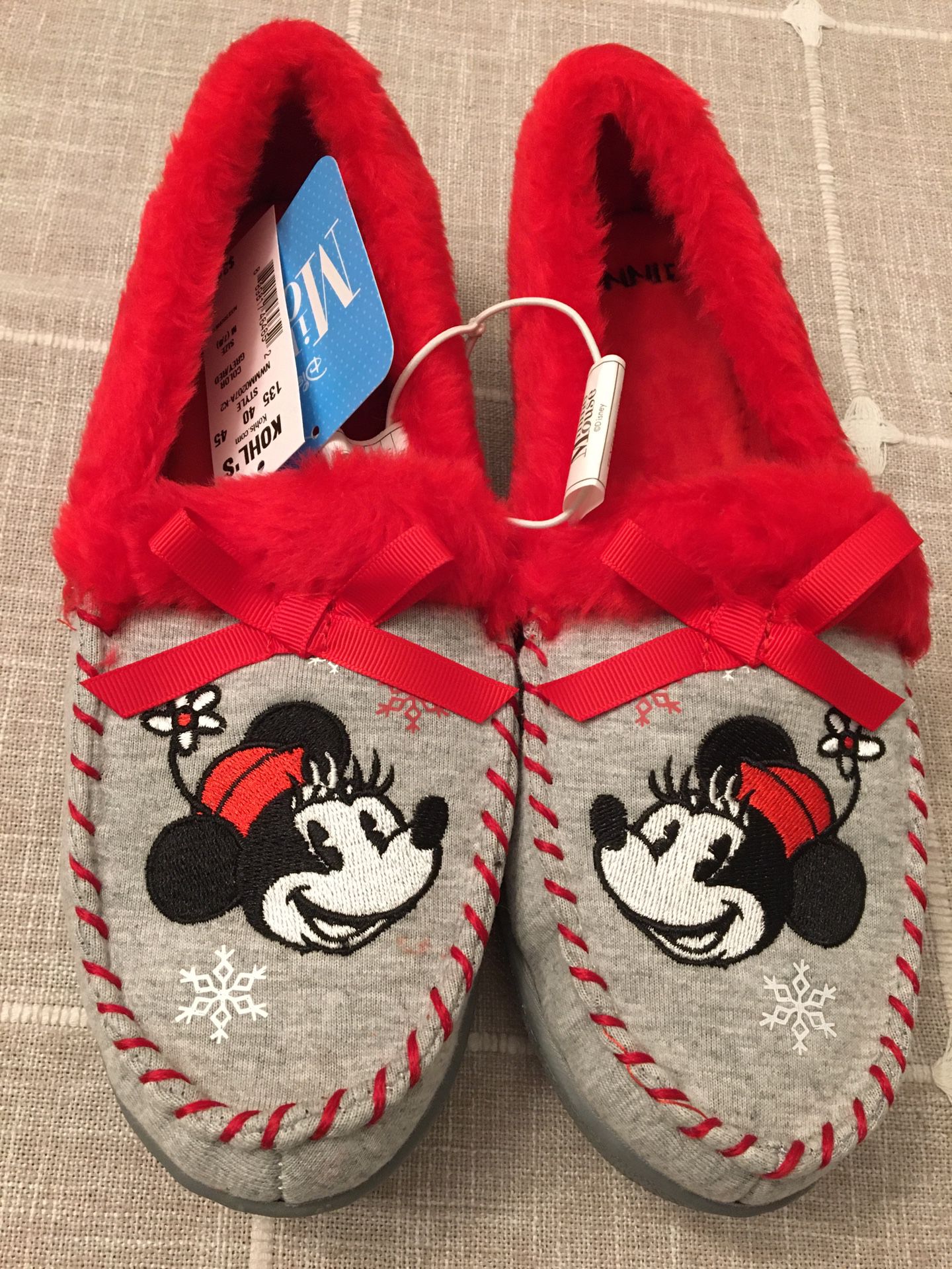 NEW! Women’s Minnie Mouse slippers size 7/8