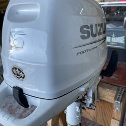 Suzuki 6 HP Outboard Motor