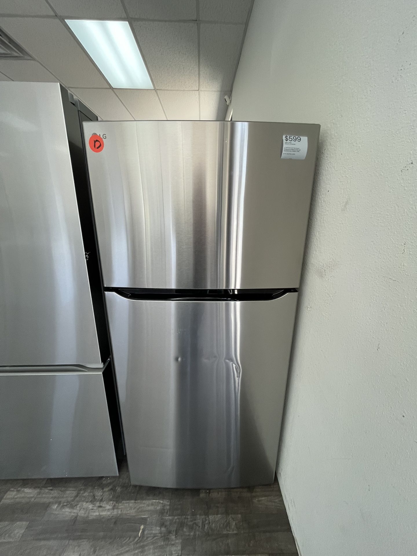 $599 LG 30”W Garage Ready Top Freezer Fridge, One Year Warranty, Open Box