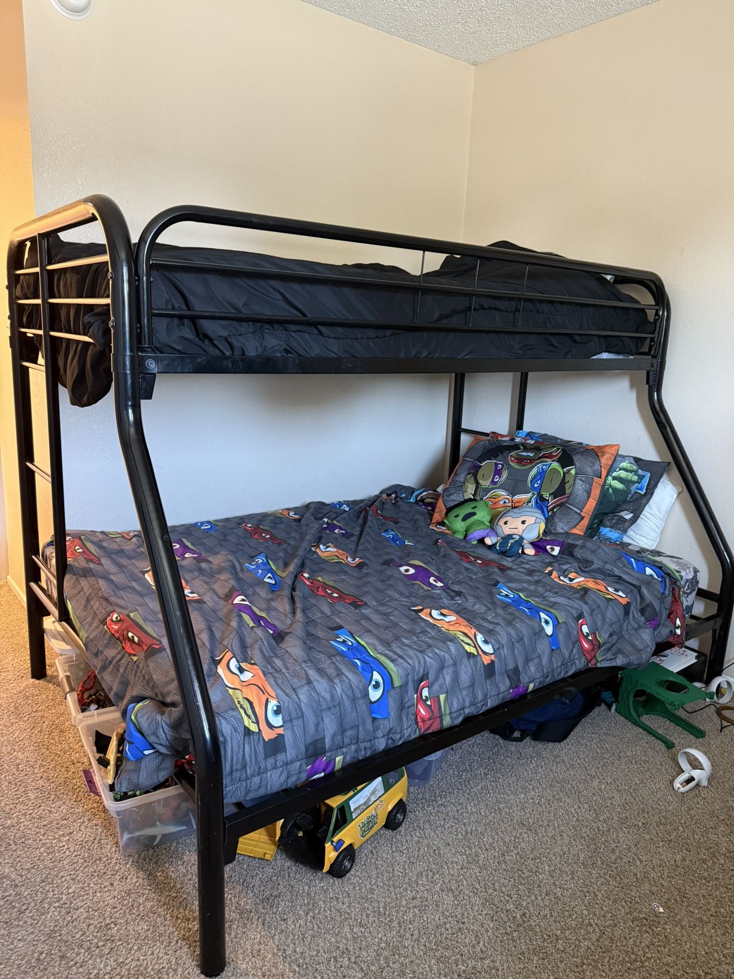 Twin/Full Bunk Bed 