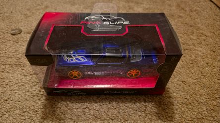 Jada Toys Pink Slips 1977 Pontiac Firebird die-cast model car
