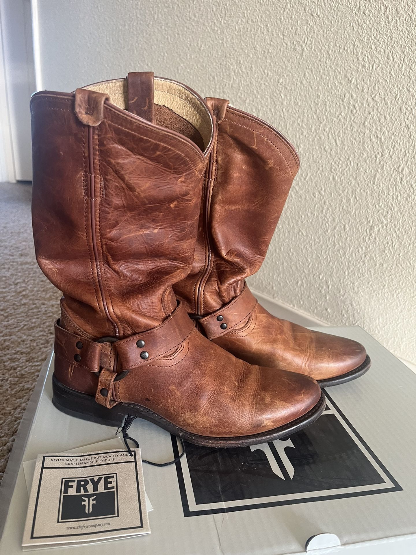 Frye women’s Size 7 Boots