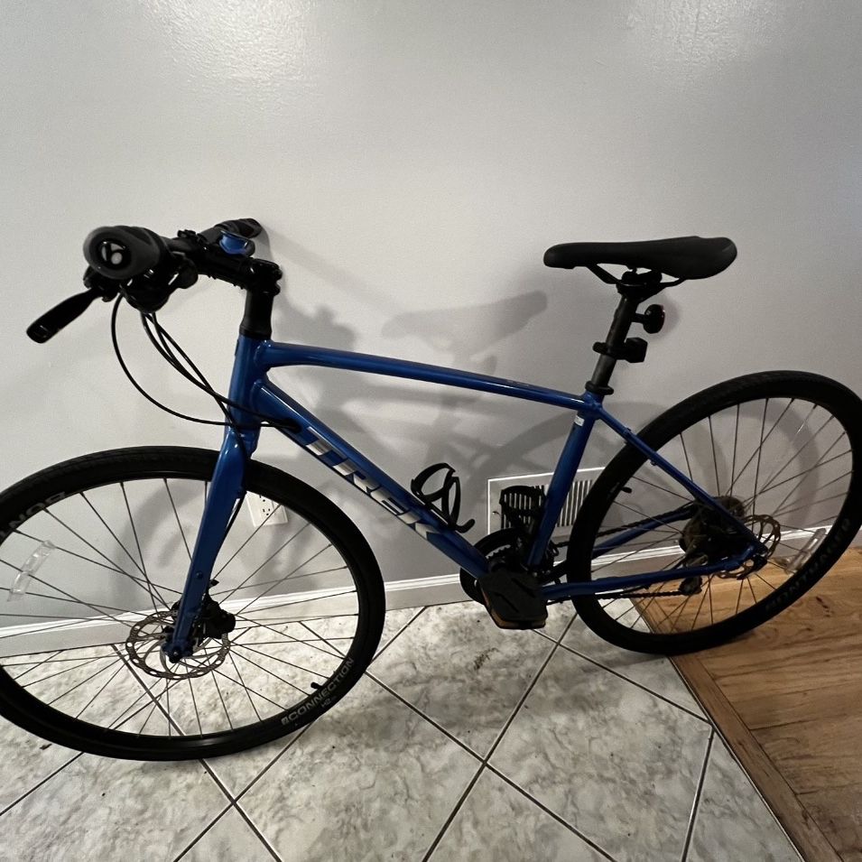 trek fx2 hybrid bicycle 2026 FX 2 Stepover Gen 4 Bike, Carbon Dark Grey / XL FX 2 Midstep is a stylish and versatile hybrid bike with a frame thats easy to step through and easy to ride FX 2 Disc - 2025