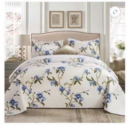 Floral Bedspread for Queen Beds – Includes Bedspread and Shams (Beige)