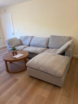 *MASSIVE SALE* Grey Cloud 4pc Sectional Couch