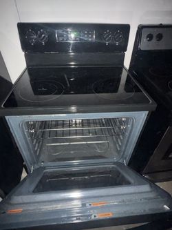 Whirlpool Stove On Good Working Condition D