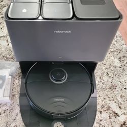 Roborock S8 Pro Ultra Robot Vacuum And Mop + Assorted Accessories