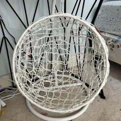 NWT Swinging Wicker Hammock With Stand 