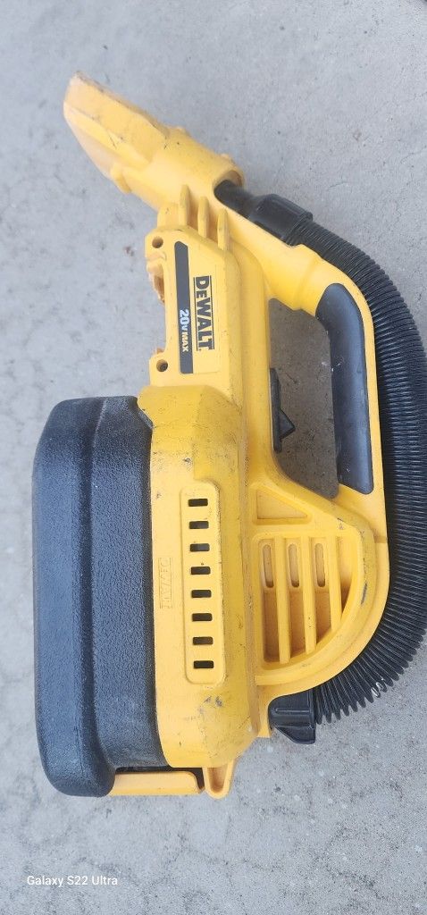 DEWALT 20V MAX 1/2 Gallon Wet/Dry Portable Vacuum