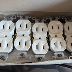 Outlets/Plugs 
