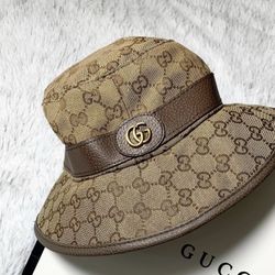 BRAND NEW BUCKET HAT