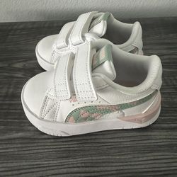 Puma toddler girl sneakers size 4