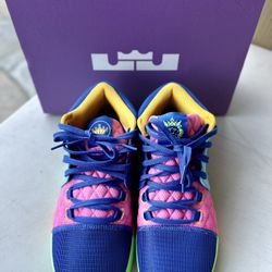 🆕Nike Witness 8, Size 9.5