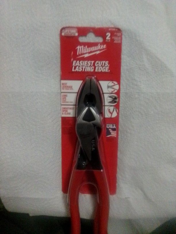 Milwaukee Pillars And Wire Cutters
