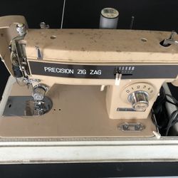 Zig zag sewing machine