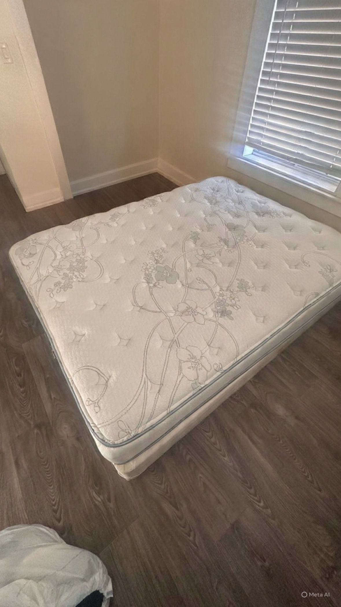 Queen Size Mattress And Box spring