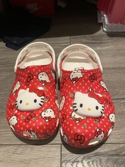 Hello Kitty Crocs