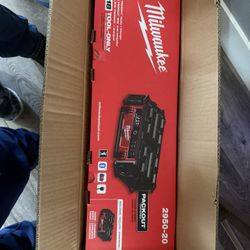 M18 Lithium-lon Cordless PACKOUT Radio/Speaker with Built-In Charger