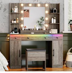 43.3" Makeup Vanity Desk with Mirror and Lights, Power Outlet, Grey
