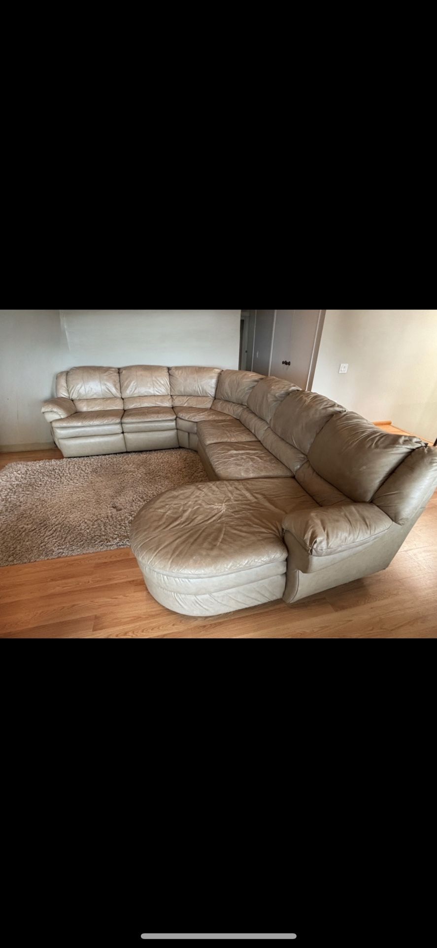 Title: Beige Sectional Sofa – Spacious & Comfy – $200