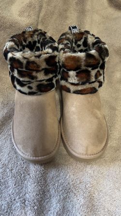 Woman’s UGGs 