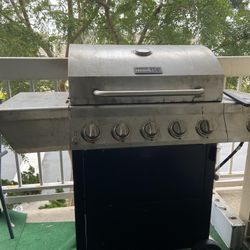 5 Burner NexGrill BBQ With Side Burner