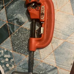 Ridgid:  3/4” to 2”  (4) Wheel Pipe Cutter