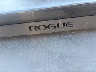 ROGUE FLOOR GLUTE machine in like new condition  pick up in sun valley cash only