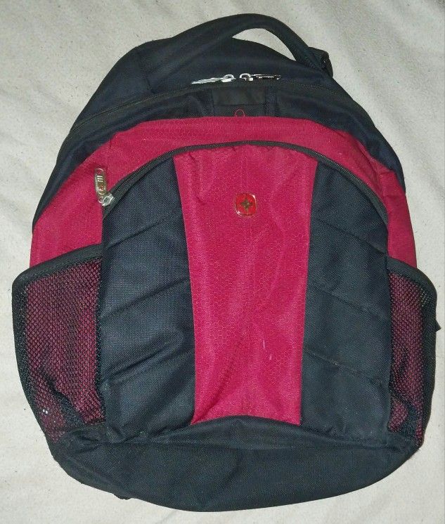 Preowned Swissgear 16" Laptop Computer Backpack Victorinox Camping Hiking School