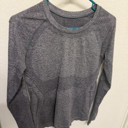 Athleta Women’s Gray Long Sleeve Athletic Top Large 