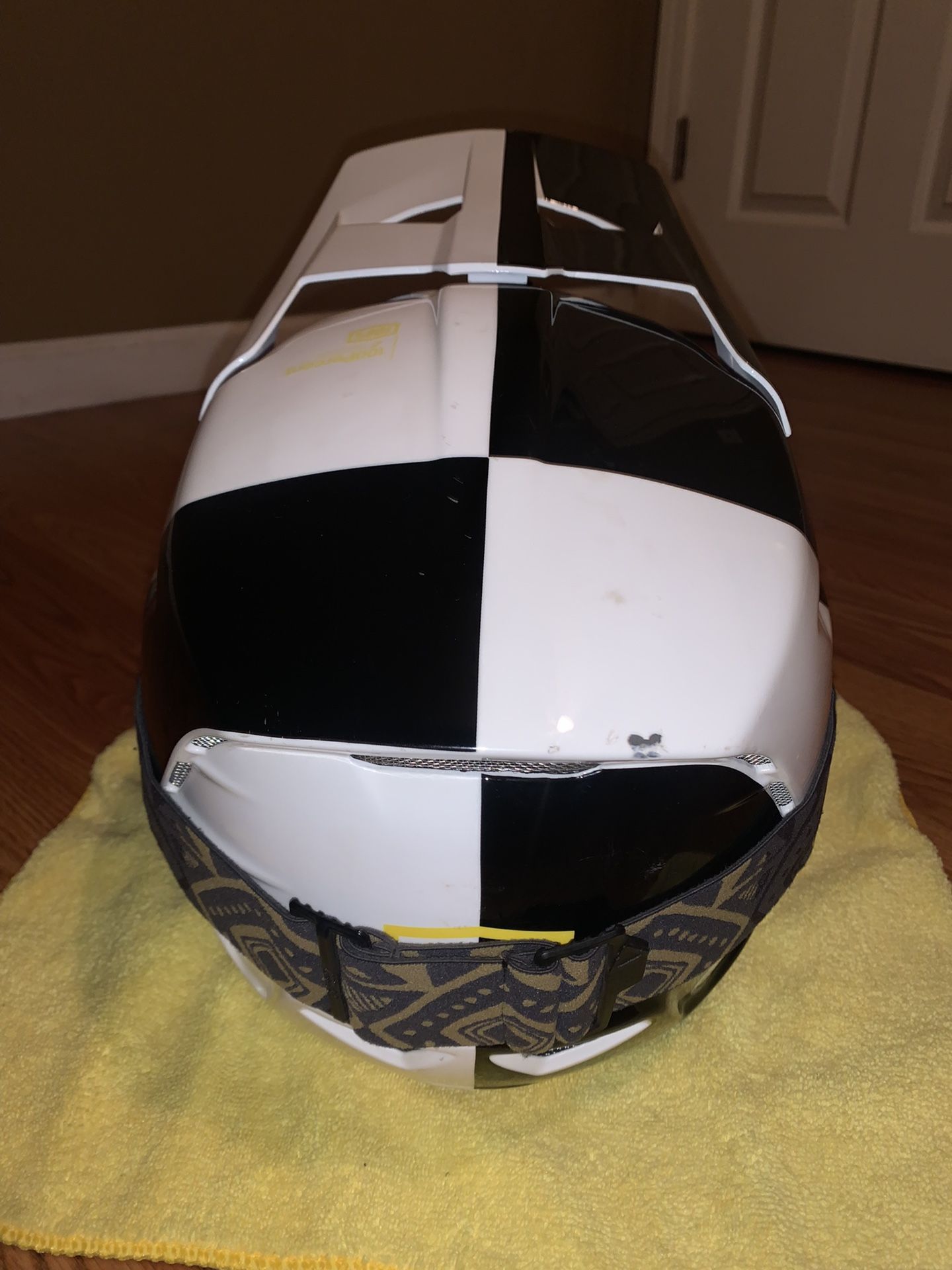 Helmet 100% Downhill & Goggles Leatt Velocity 5.5