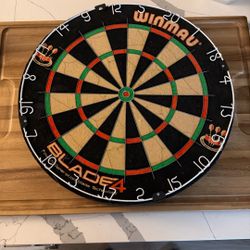 Winmau Blade 4 Dart Board