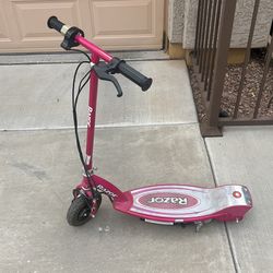 1 Used Razor E100 Sweet Pea Electric Scooter - Pink