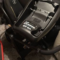 Maxi – Cosi Mico 30 stroller car seat with car base