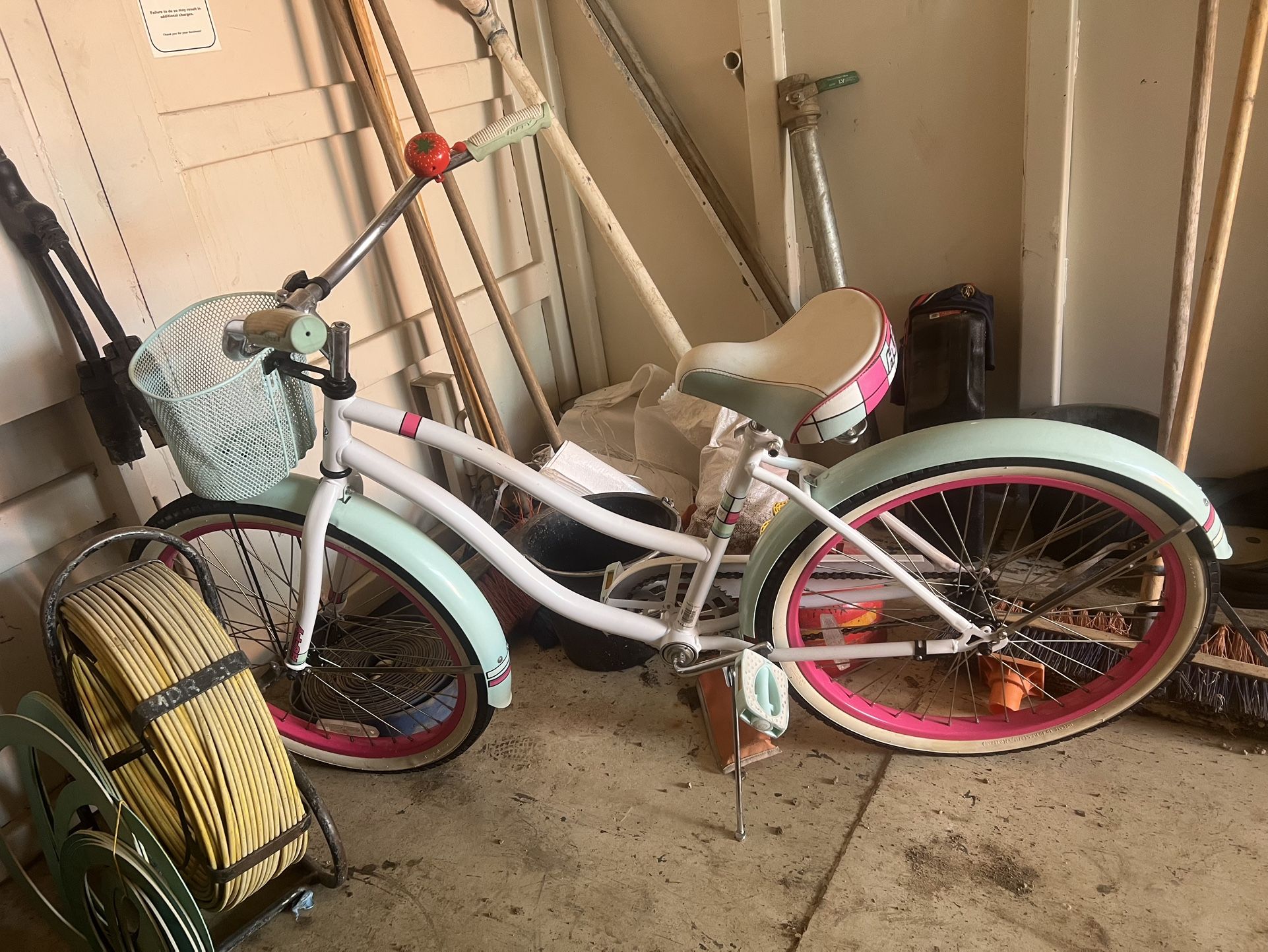 Girls 20” Bike 60 New