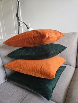 Nice velvet pillows and cases!