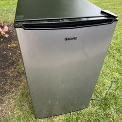 Galanz 3.5cu ft Mini Frig and Freezer in great shape!  