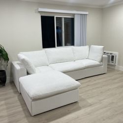 White Cloud 4pc Sectional Couch